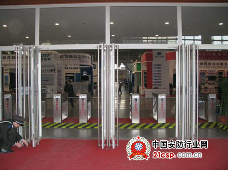 捷順科技攜創新停車場設備亮相2011年南京安防展，智慧停車成焦點
